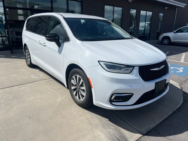 chrysler pacifica phev 2024 2C4RC1S72RR103969 image chrysler pacifica phev 2024 2C4RC1S72RR103969 image
